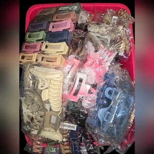 NWT! Beautiful Assorted Hair Accessories.